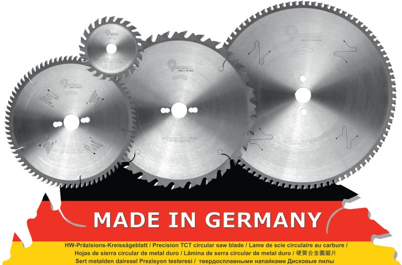 Vier Hartmetall-Präzisions-Kreissägeblätter in gestaffelten Durchmessern über einem Banner „Made in Germany“